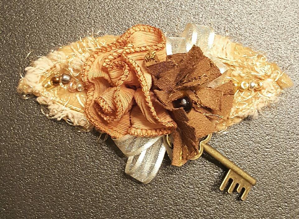 fabric brooch for Adorn Me! swap